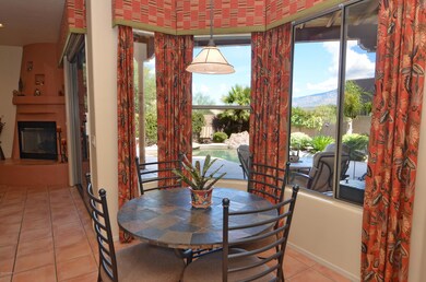 Breakfast Nook2