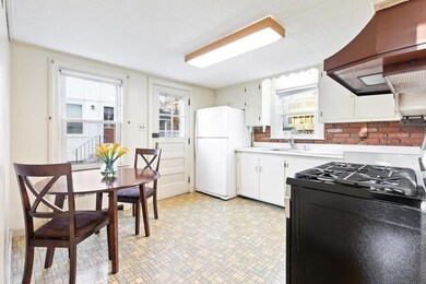 19 Chesbrough Rd, West Roxbury, MA 02132 - photo 6