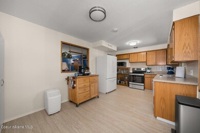 6420 N Fotheringham St-019