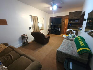 305 2nd Ave W
