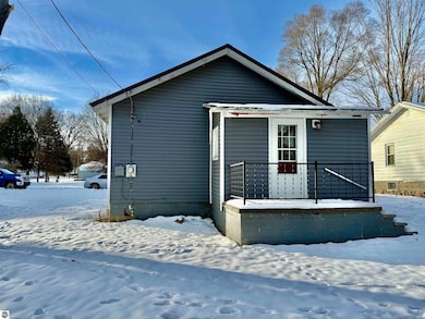 1028 Euclid Ave, Alma, MI 48801 - photo 4