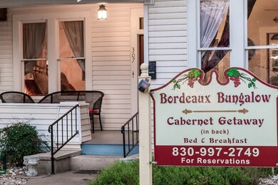 307 E San Antonio St, Fredericksburg, TX 78624 - photo 4