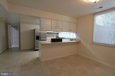 11176 Forest Edge Dr, Reston, VA 20190 - photo 3