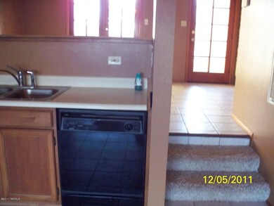 kit to dinning area