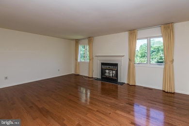 699 Inverness Dr, West Chester, PA 19380 - photo 5