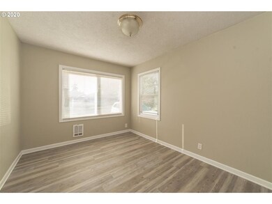 2908 Hemlock St, Longview, WA 98632 - photo 6