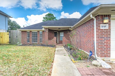 1045 Westglen Dr, Alvin, TX 77511 - photo 3