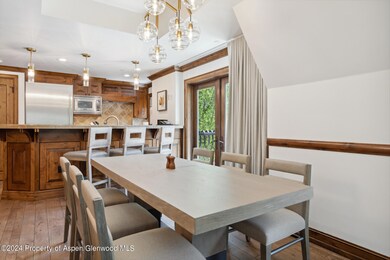 DiningKitchen