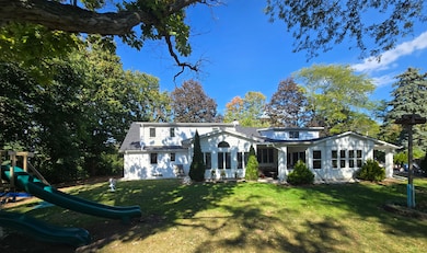 25W201 Summit Dr, Naperville, IL 60563 - photo 3