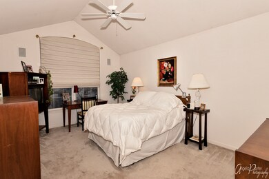 806 Old Checker Rd unit D1, Buffalo Grove, IL 60089 - photo 2
