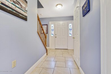 2 Carriage Ct Marlboro-large-003-5-Foyer