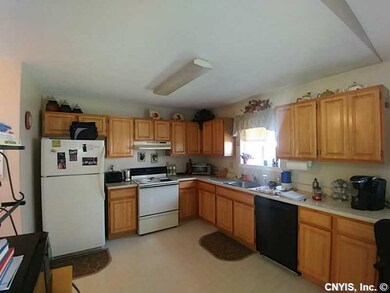 433 North St unit 435, Chittenango, NY 13037 - photo 4