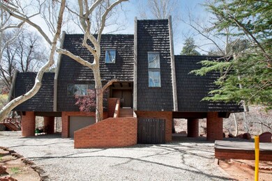 This is 105 Sycamore Road