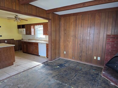 1147 Bourland Ave, Waterloo, IA 50702 - photo 5