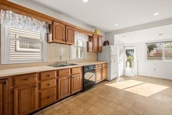 18 Edith St, Everett, MA 02149 - photo 3