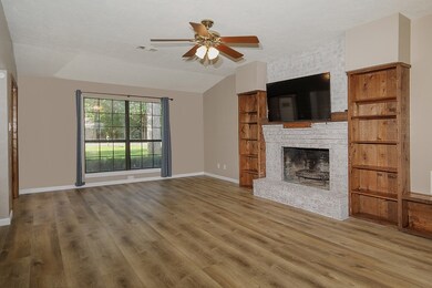 2407 Greenglade Ln, Spring, TX 77386 - photo 4