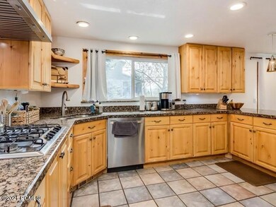 009_Kitchen