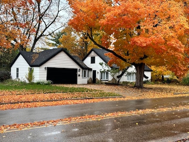 812 Center St, Lake Geneva, WI 53147 - photo 3