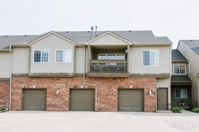 4530 N Thornhill Dr, Peoria, IL 61615 - photo 2