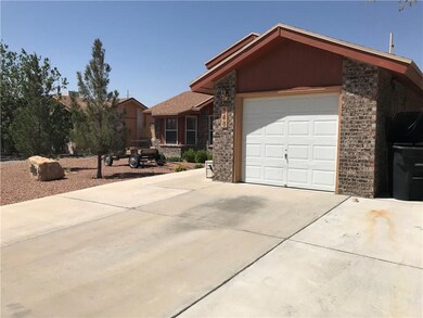 348 Barrel Cactus Dr, Horizon City, TX 79928 - photo 5