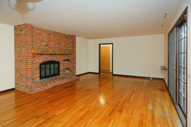 2403 Ridgeview Dr-106