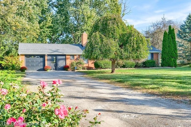 9223 Lapeer Rd, Davison, MI 48423 - photo 3