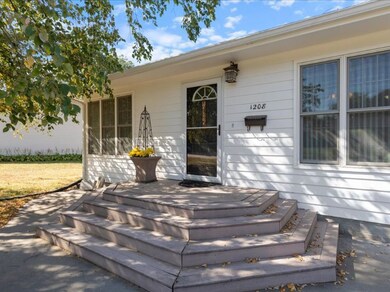 1208 Longman Dr, Shenandoah, IA 51601 - photo 3