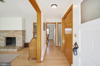 9821 Watkins Rd, Gaithersburg, MD 20882 - photo 6