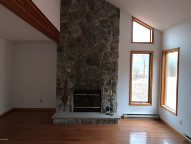 216 Canoe Brook Dr, Hawley, PA 18428 - photo 4