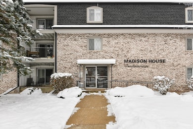 237 Madison St unit 56, Waukesha, WI 53188 - photo 3