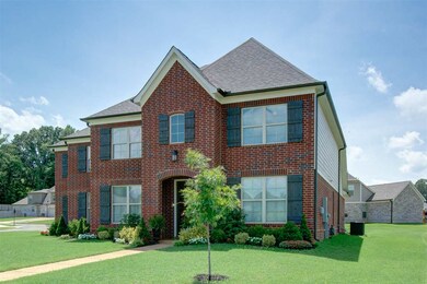 Perfect family neighborhood, walk to parks, green 