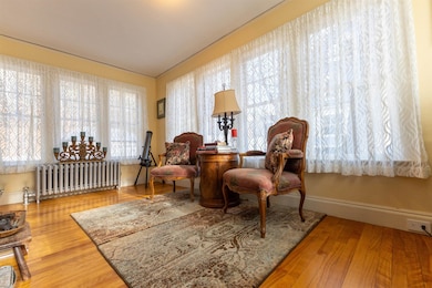 93 Myrtle St, Claremont, NH 03743 - photo 6