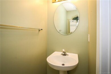 Guest Powder Room on Main w/ Pedestal Sink