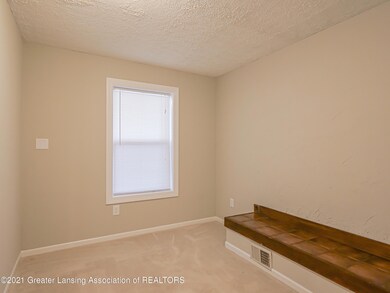 920 N Jenison Ave, Lansing, MI 48915 - photo 6