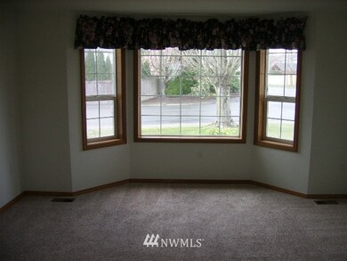 107 Almadon St, Enumclaw, WA 98022 - photo 4