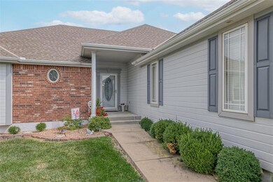 4439 SW Creekview Dr, Lees Summit, MO 64082 - photo 4