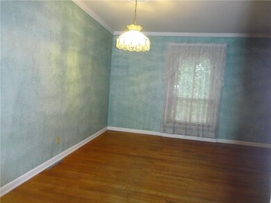 1502 Crescent Dr, Columbus, IN 47203 - photo 6