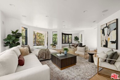 16881 Oak View Dr, Encino, CA 91436 - photo 5