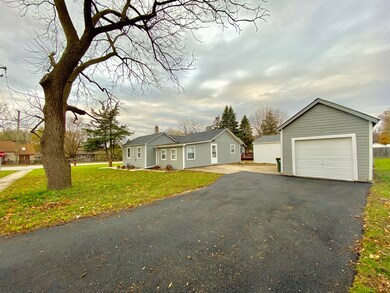 136 E Washington St, Oswego, IL 60543 - photo 2