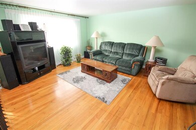 Light and bright livingroom