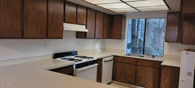 5172 Longfellow Way, Oxnard, CA 93033 - photo 5