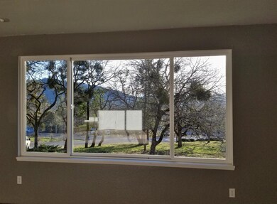 648 Colonial Dr, Grants Pass, OR 97526 - photo 3