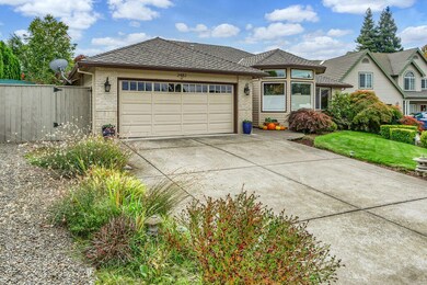 2482 Greenfield Ct, Medford, OR 97504 - photo 3