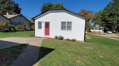 307 E Lincoln St, Monroe, IA 50170 - photo 5