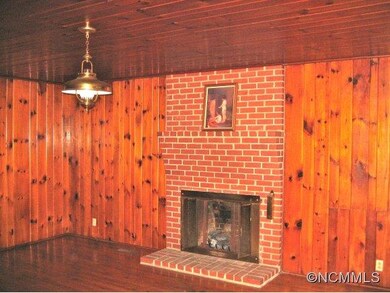 Knotty Pine LR - Gas Log Frpl.