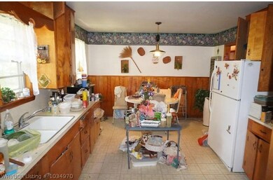 301 NE E St, Stigler, OK 74462 - photo 5