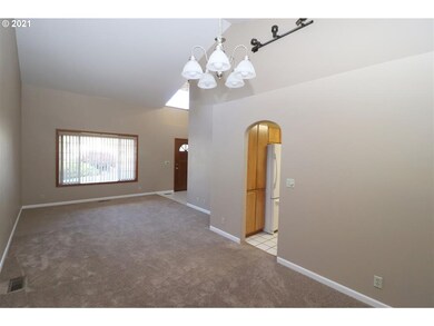 1464 Luella St, Eugene, OR 97401 - photo 6