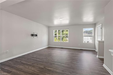 118 Manilla Cir unit 3, Hampton, VA 23669 - photo 3