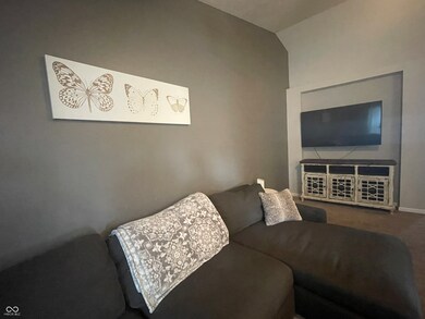 2018 Abbey Ln, Columbus Township, IN 47201 - photo 6