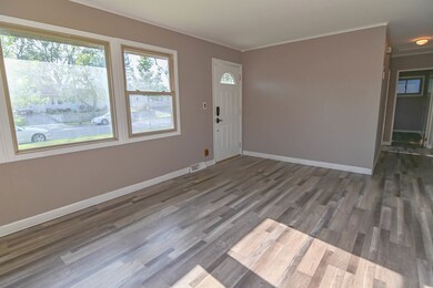 1405 N Berwick Blvd, Waukegan, IL 60085 - photo 4